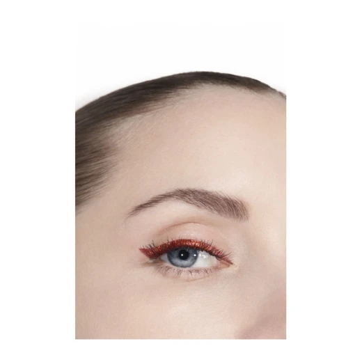 CHANEL Le Liner De Chanel Flamboyant 542 Liquid Eyeliner – Precision Fine Tip, Long-Lasting Smudge-Resistant Formula, Intense Color Definition for Bold and Flawless Eye Makeup - Chanel - Image 3