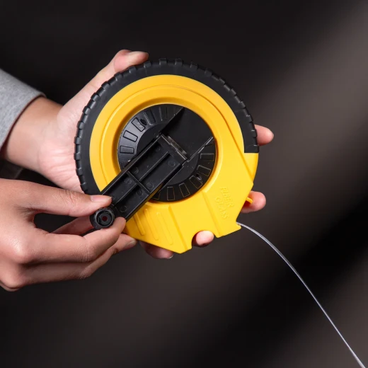 Deli Long Tape Measure 30m EDL9830ZY, Durable Fiber Blade, Metric and Imperial - Deli - Image 4
