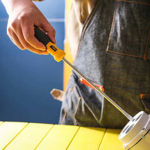 Deli Slotted Screwdriver 6x200mm Cr V Steel Blade, Ergonomic Grip, Magnetic Tip - Deli - Image 4