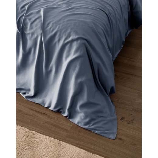 غطاء لحاف مدام كوكو Ciel كينج ساتان 240×220 سم – غطاء سرير فاخر وناعم بتصميم أنيق، يمنح الراحة ويضيف لمسة راقية لغرفة النوم - مدام كوكو - Image 5