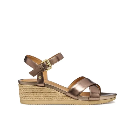 صنادل إسفين إسبادريل نسائية من جيوكس إيشيا كوردا، جلد معدني بيج، تصميم تنفسي، حزام للكاحل، مقاس 38، مثالية لإطلالات الصيف في المدينة - جيوكس - Image 3