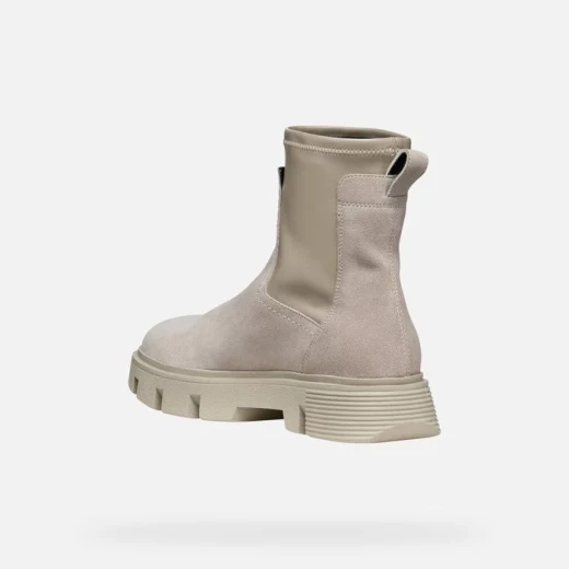 Geox Vilde Woman Beige Suede Boots with Stretchy Upper 41. Modern and Breathable Design with a Chunky Outsole for Everyday City Styling and Easy Goods Exchange. D26UAC.022KB.C5004 - Geox - Image 4