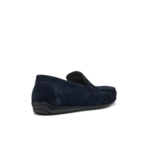 حذاء أكسانيو رجالي كحلي من جلد السويدي، تصميم أنيق وعصري للمدينة، مسامي مع تفاصيل زخرفية، مقاس 45. تصميم متعدد الاستخدامات ومريح للرجال. - Image 13