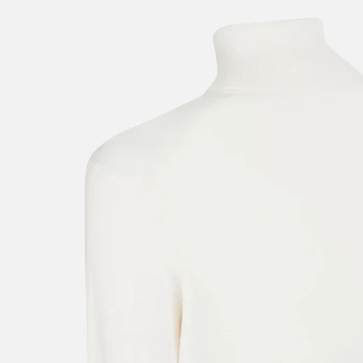 Cozy Turtleneck Knit Sweater for Women in White, Featuring Merino Wool Blend, Side Slits, and Contrast Detailing, Size M, Ideal for Layering and Off Duty Looks - Image 4