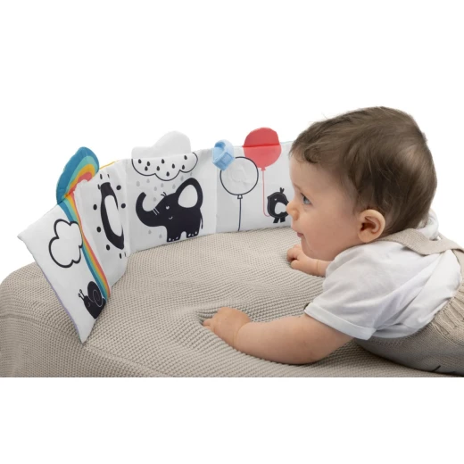 Chicco Soft Sensory Book 0M+ Black and White Interactive Baby Toy for Visual Stimulation and Early Development Featuring Crinkle Sounds and Different Textures Perfect for Newborns - Chicco - Image 4