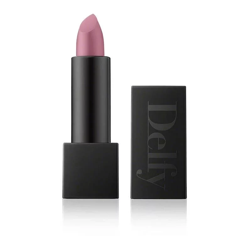 Delfy Black Chic Lipstick for Bold Sophisticated Lips Rich High-Impact Color Smooth Buildable Coverage Ideal for Statement Day or Night Looks Easy Application Travel-Friendly - Delfy