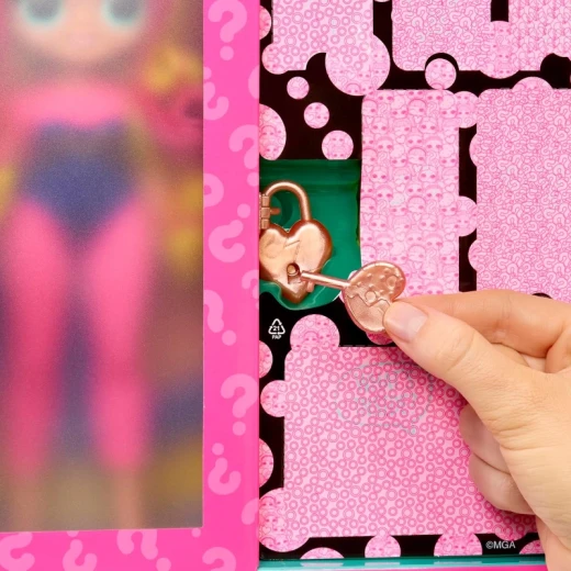 دمية L.O.L. سوربرايز O.M.G آي سباي – سوبرهيرو| دمية أزياء مع ملابس عصرية، إكسسوارات، جسم قابل للحركة وشعر قابل للتسريح - إم جي أيه إنترتينمنت - Image 6