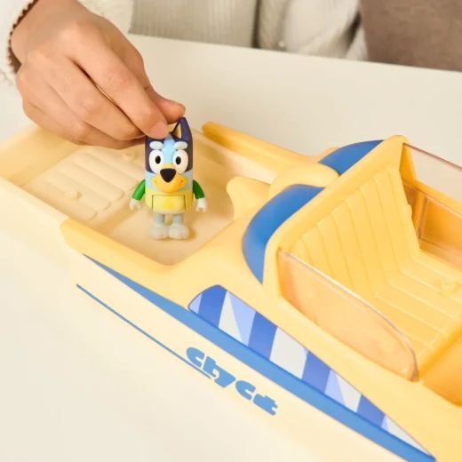 Bluey Color Change City Cat Boat Playset Series 13, featuring fun city cat boat playset with colour-changing effect, inspired by the Bluey world, designed for interactive, imaginative, and engaging play for kids - Bluey - Image 4