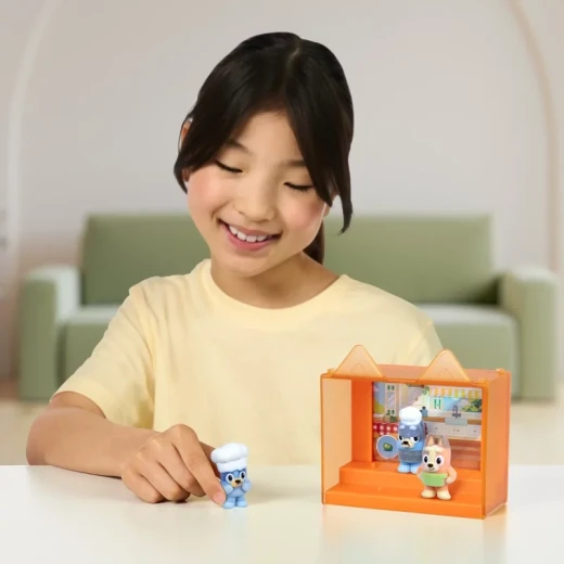 Bluey Fuzzies Episode Pack Series 1 – Pavlova, a playset inspired by the Pavlova episode from Bluey, designed to encourage imaginative play, storytelling, and recreating fun scenes for kids - Bluey - Image 4
