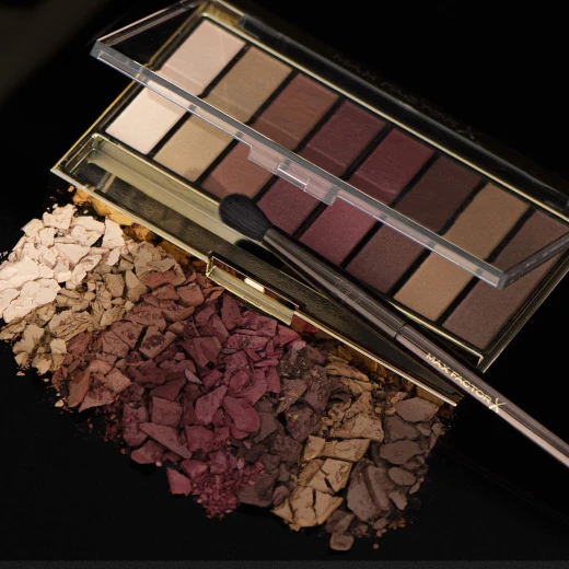 Max Factor Pro Eyeshadow Blender Brush E17 by Mashael Ajeel for Seamless Blending Professional Eye Makeup Finish - Max Factor - Image 4