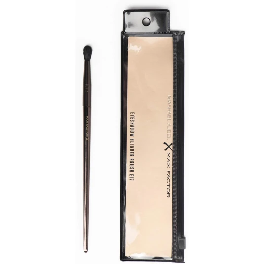 Max Factor Pro Eyeshadow Blender Brush E17 by Mashael Ajeel for Seamless Blending Professional Eye Makeup Finish - Max Factor - Image 6