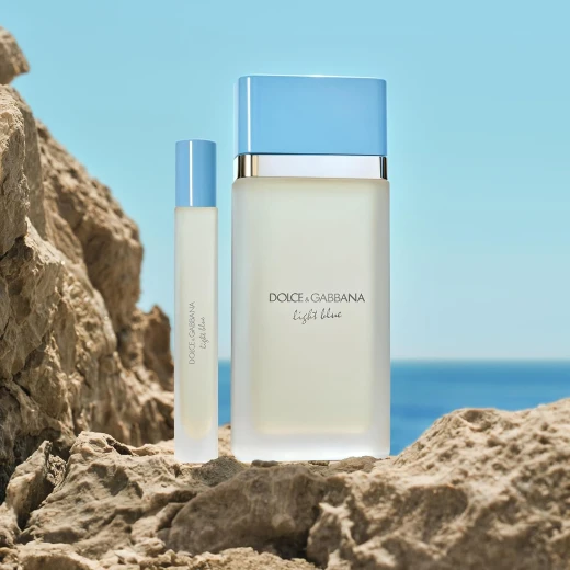 عطر كالفن كلاين إيترنيتي إير للنساء بحجم 3.4 أونصة عطر زهري مع الجريب فروت والكشمش الأسود والفاوانيا - كالفين كلاين - Image 2