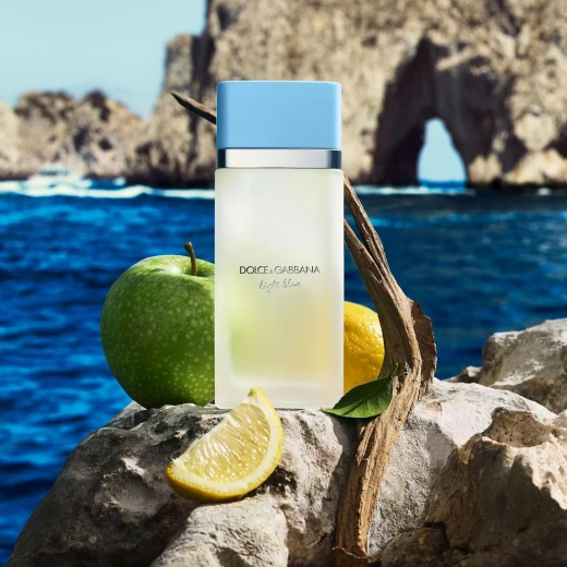 عطر كالفن كلاين إيترنيتي إير للنساء بحجم 3.4 أونصة عطر زهري مع الجريب فروت والكشمش الأسود والفاوانيا - كالفين كلاين - Image 4