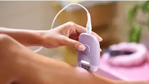 فيليبس آلة إزالة الشعر سيرييز 4000 سلكية للنساء، إزالة شعر لطيفة، مع ضوء LED، 4 ملحقات - فيليبس - Image 7