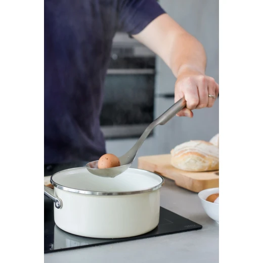 ملعقة طبخ من الفولاذ المقاوم للصدأ من KitchenAid - فضي - كيتشن إيد - Image 3