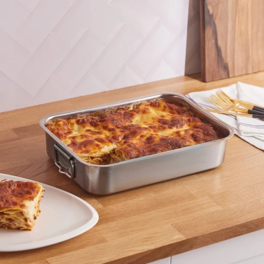 Karaca Mutfaksever Stainless Steel Lasagna Pot Size: 30 × 21 cm, perfect for lasagna and family-size dishes High-Quality Stainless Steel: Durable, rust-resistant material for long-lasting and healthy cooking. - karaca - Image 3