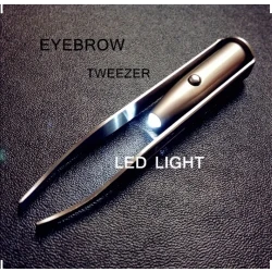ملقط حواجب من الستانلس ستيل مع إضاءة LED – دقة عالية بدون بطارية