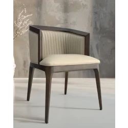 كرسي خشب بأيدي  من لاشيز