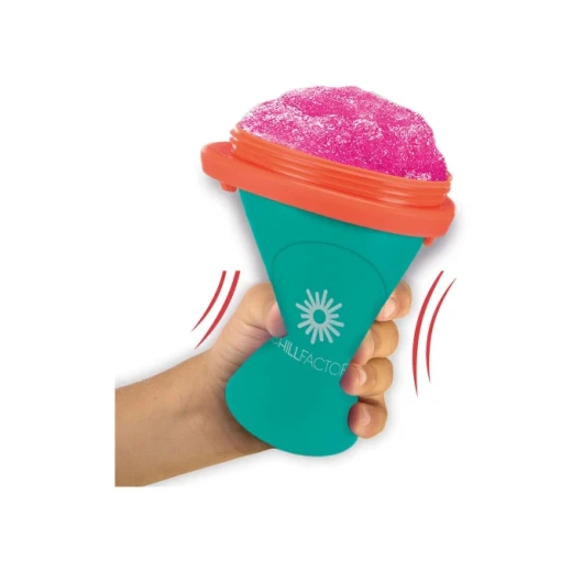 كوب صانع السلاش من تشيل فاكتور (ChillFactor Slushy Maker) باللون الأخضر النيوني واالزهر والكحلي.يعتمد هذا المنتج على تقنية التجميد السريع لتحويل المشروبات السائلة إلى سلاش مثلج في ثوانٍ معدودة من خلال الضغط المستمر على جوانب الكوب - كرييتيفز - Image 2