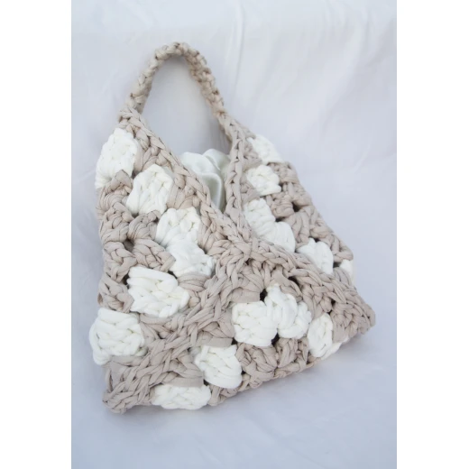 Handmade Crochet Bag in Beige and White with 70 cm Strap and Soft Satin Lining, Lightweight Elegant Design for Daily Use, Casual Outfits, and Stylish Fashion Looks - Crochet zino - Image 2
