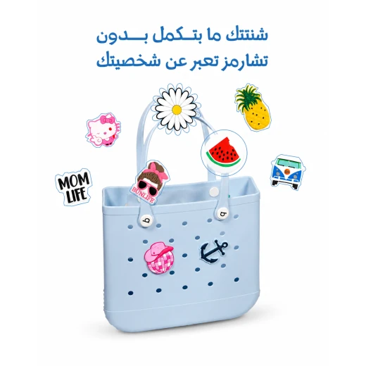 تعليقة زينة بشكل نظارات شمسية وردية للحقائب والأحذية والإكسسوارات، تصميم عصري مستوحى من أجواء الصيف والشاطئ، خامة متينة وخفيفة الوزن، قطعة واحدة لإضافة لمسة أنيقة ومرحة للاستخدام اليومي - بوجي باغز - Image 2