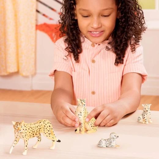 TERRA, Cheetah Family Toy Set Realistic Cheetah Figures 2 Adult Cheetahs and 2 Cubs Fast African Savanna Wildlife Playset Educational Durable Plastic Animals for Kids Age 3 and Up - Terra - Image 7