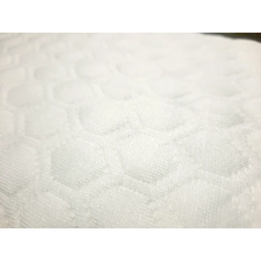 وسادة أطفال فيسكو Ergo Foam مزودة بقنوات هوائية للتهوية، تصميم مريح يدعم الرأس والرقبة بشكل مثالي، تساعد على توزيع الضغط وتحسين تدفق الهواء، مقاس 38.5 × 24.5 سم - Image 3
