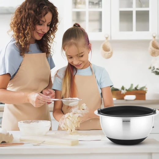 ارشيا طقم أوعية خلط 12 قطعة من الفولاذ المقاوم للصدأ مع مبشرة | أوعية بأحجام متعددة | قاعدة سيليكون مانعة للانزلاق | أغطية محكمة + غطاء مزود بمبشرة متعددة الاستخدام | الفائدة الرئيسية: تحضير وخلط وتخزين الطعام بكفاءة عالية - ارشيا - Image 3