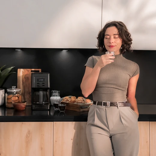ماكينة تحضير القهوة الرقمية Cecotec Coffee 56 Time، بقوة 800 واط، وتقنية ExtremeAroma، وإبريق زجاجي مقاوم للحرارة سعة 1.3 لتر (12 كوبًا) - سيكوتك - Image 3
