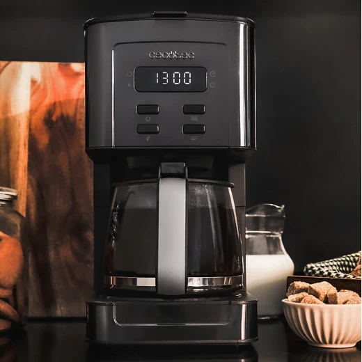 ماكينة تحضير القهوة الرقمية Cecotec Coffee 56 Time، بقوة 800 واط، وتقنية ExtremeAroma، وإبريق زجاجي مقاوم للحرارة سعة 1.3 لتر (12 كوبًا) - سيكوتك - Image 7