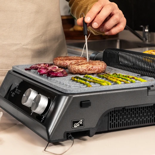 Cecotec Rock’n Grill 2000W — Electric Contact Grill, RockStone Non-Stick Coating, 180° Opening, Adjustable Floating Lid, Dual Drip Trays, Large Cooking Surface, Stainless Steel Handle - Cecotec - Image 2