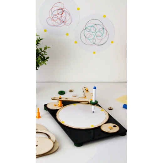 Geometric drawing machine - Barqboxes - Image 3