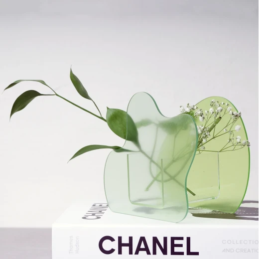 Geometric Vase (Acrylic) Geometric Vase (Acrylic)
