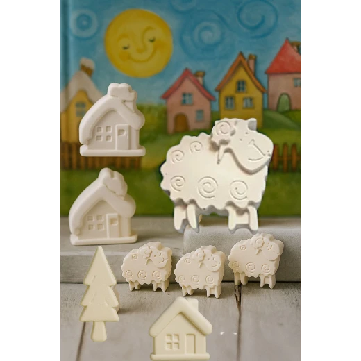 The three sheeps story set contains one big mother sheep and 3 lambs, and 3 houses and 1 tree The three sheeps story set contains one big mother sheep and 3 lambs, and 3 houses and 1 tree