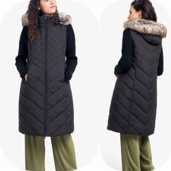 Riva  Sleeve less coat size small black