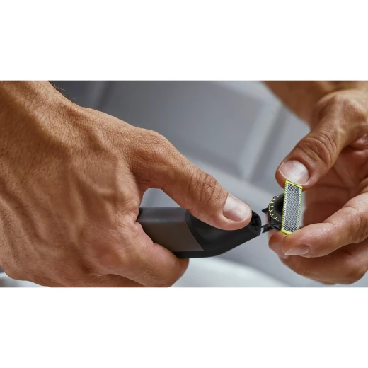 PHILIPS OneBlade Pro 360 Face & Body Electric Shaver, Trimmer & Body Groomer QP6552 - Philips - Image 7