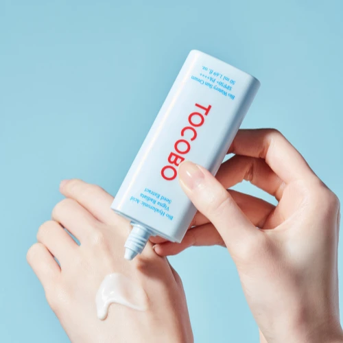 كريم واقي شمس توكوبو بيوا ووترى – بعامل حماية SPF 50+ وPA++++، بحجم 50 مل، يوفر حماية عالية من أشعة الشمس مع قوام مائي خفيف سريع الامتصاص، يمنح ترطيباً وانتعاشاً للبشرة دون ملمس دهني - توكوبو - Image 5