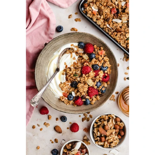 Granola Premium Crispy Freshly Baked with Oats, Healthy Nuts & Black Raisins, Healthy Breakfast | Naturally Sweetened (No Added Sugar) - Crunchy Jar - Image 2