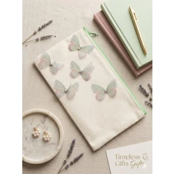*ميدالية أنيقة بتصميم جذاب