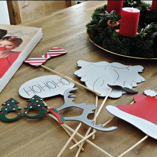Tchiba Party Photo Set Of 8 Pcs Accessories For Funny Christmas & New Year Photos (322202-RS) - Rs Toys - Image 6