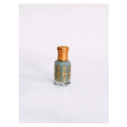 عطر عود أصفهان تولا حجم 30 مل – عطر شرقي فاخر يجمع بين عمق العود وسحر الورد، بحجم مثالي للتنقل والمناسبات