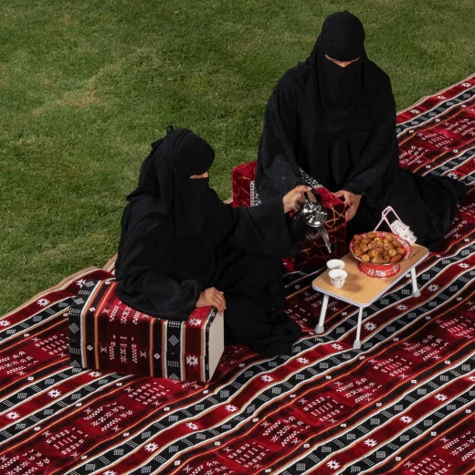 تكاية يد إسفنجية تركية باللون الأحمر, 48×22×22 سم – مريحة، خفيفة، ومتعددة الاستخدامات للرحلات من عتاد - عتاد - Image 5