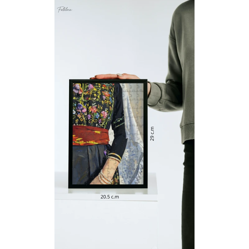 بازل 120 قطعة – "الزي الفلسطيني (للنساء)", 20.5 × 29 سم – لوحة مائية مع قصة قصيرة وإطار زجاجي هدية لتعليق الصورة بعد التركيب من فلكور - فلكلور