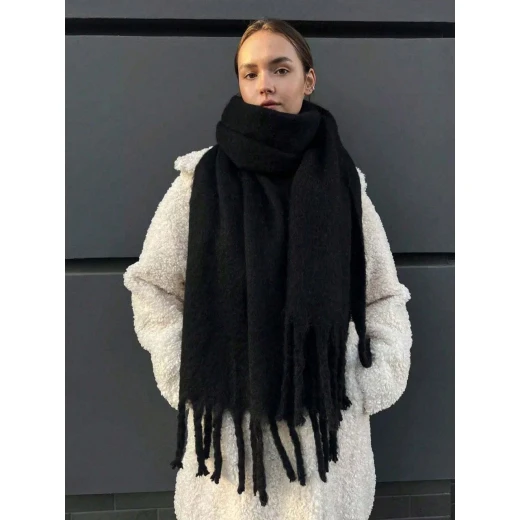 وشاح شتوي طويل ناعم وانيق  لك تغطية فائقة وراحة استثنائية بفضل طوله السخي الذي يبلغ 2 متر وعرضه المثالي 50 سم مما يتيح لك تنسيقه بطرق متعددة ومختلفة الأشكال - اي اس ارت - Image 2