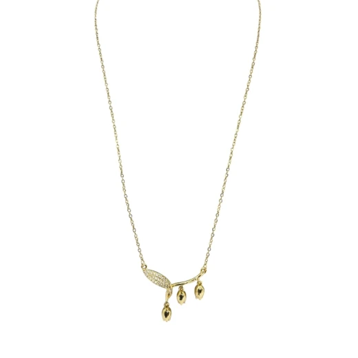 AURA Gold necklace featuring three elegant roses – a feminine and graceful touch that symbolizes beauty and love, with guaranteed color AURA Gold necklace featuring three elegant roses – a feminine and graceful touch that symbolizes beauty and love, with guaranteed color