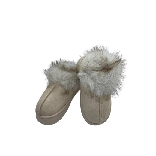 Kids’ closed fur slipper with a rubber sole, warm and comfy in a soft beige shade. Size 24-25 fits little feet perfectly and gives secure, cozy wear all day. Kids’ closed fur slipper with a rubber sole, warm and comfy in a soft beige shade. Size 24-25 fits little feet perfectly and gives secure, cozy wear all day.