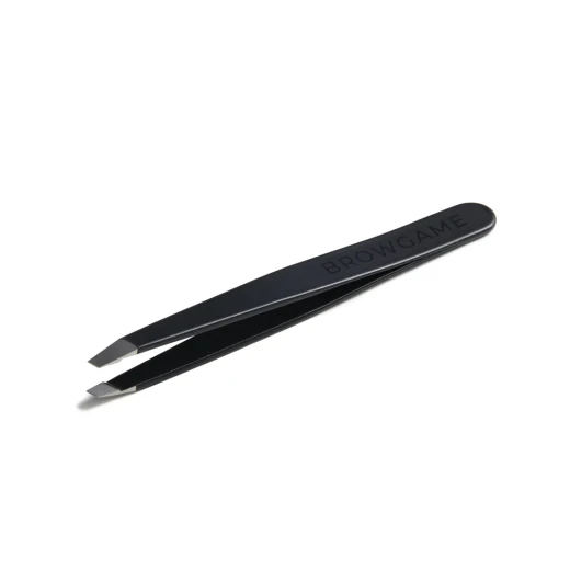 مجموعة أدوات تجميل احترافية لإزالة شعر الحاجب من Browgame Cosmetics Blackout ملاقط مائلة - بروغيم كوزمتكس - Image 2