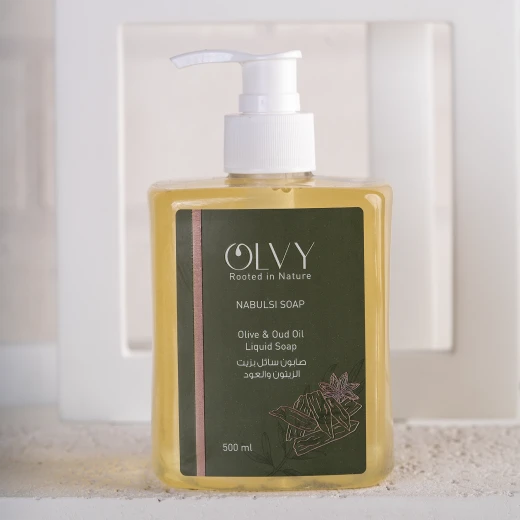 OLVY Liquid Soap 500ml with Olive Oil and Oud – Enriched with Extra Virgin Olive Oil, Gently Cleanses and Hydrates Skin, Leaves a Long-Lasting Woody Fragrance, Suitable for All Skin Types for Daily Use. OLVY Liquid Soap 500ml with Olive Oil and Oud – Enriched with Extra Virgin Olive Oil, Gently Cleanses and Hydrates Skin, Leaves a Long-Lasting Woody Fragrance, Suitable for All Skin Types for Daily Use.